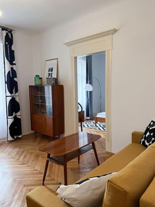 Authentic Buda Home Budapest Exteriör bild